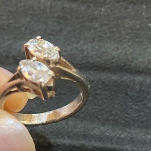 Vintage 2 stone ring